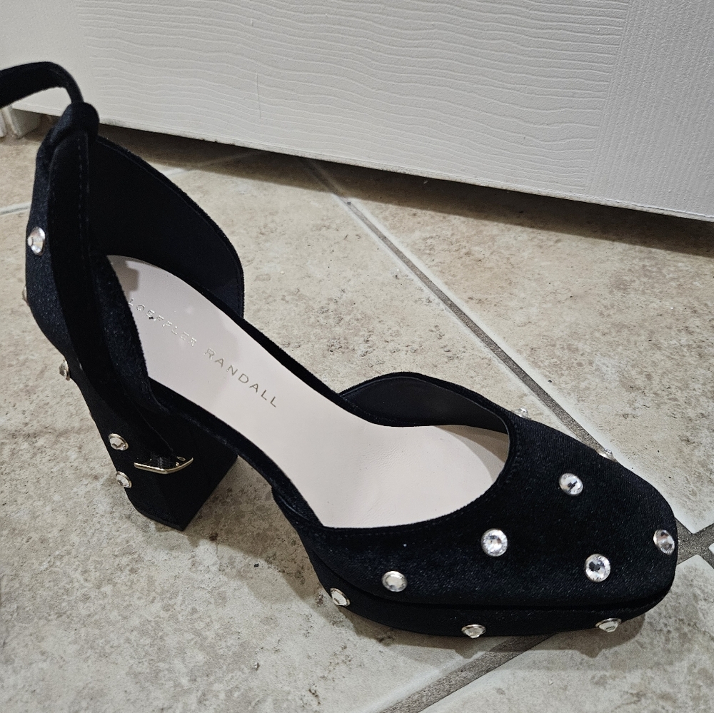 Shoes - Picture 6 of 7